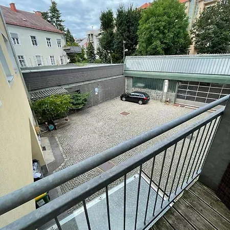 Zentrum & Grosse Terrasse